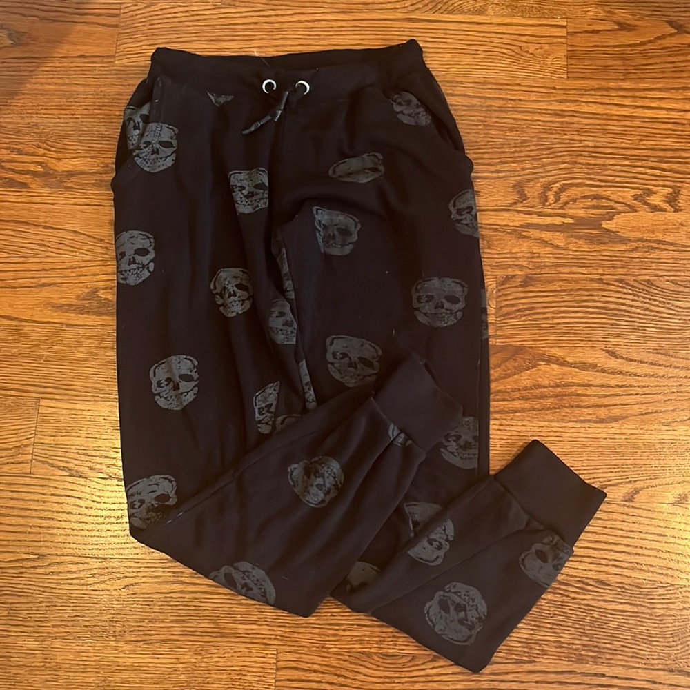 Neely South Moon Under Black Skull Sweatpants
